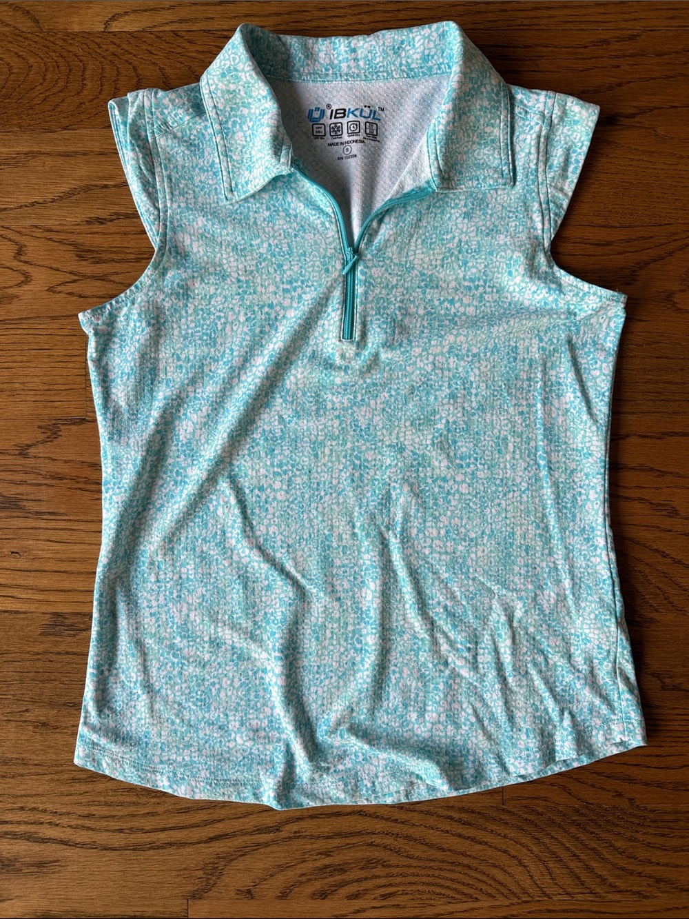 IBKUL Activewear top. Pickleball, tennis or beachwear. Previous sample. New.